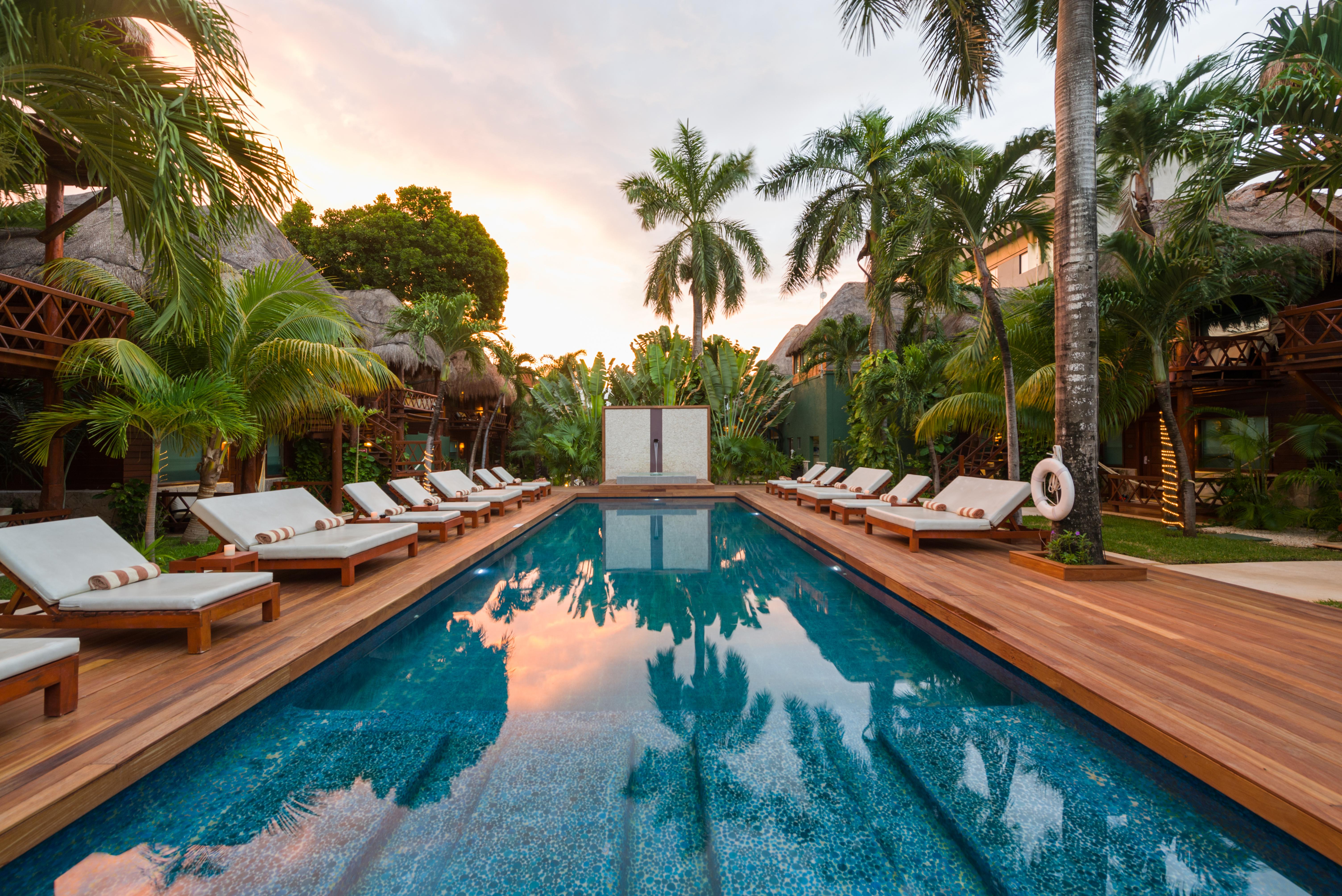 Magic Blue Spa Boutique Hotel Adults Only Playa del Carmen Ngoại thất bức ảnh The swimming pool at the hotel
