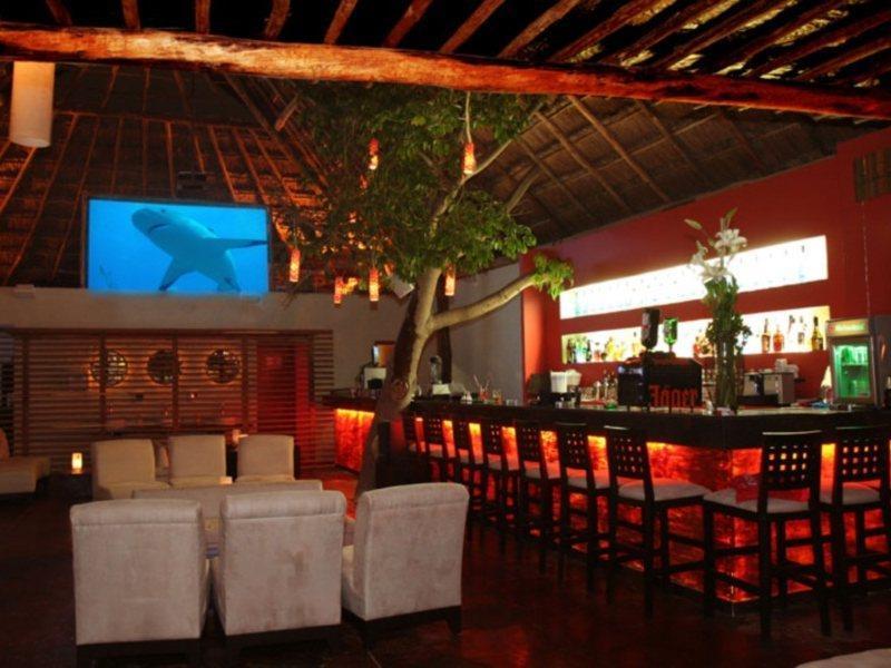 Magic Blue Spa Boutique Hotel Adults Only Playa del Carmen Ngoại thất bức ảnh The bar at the lobby of the resort